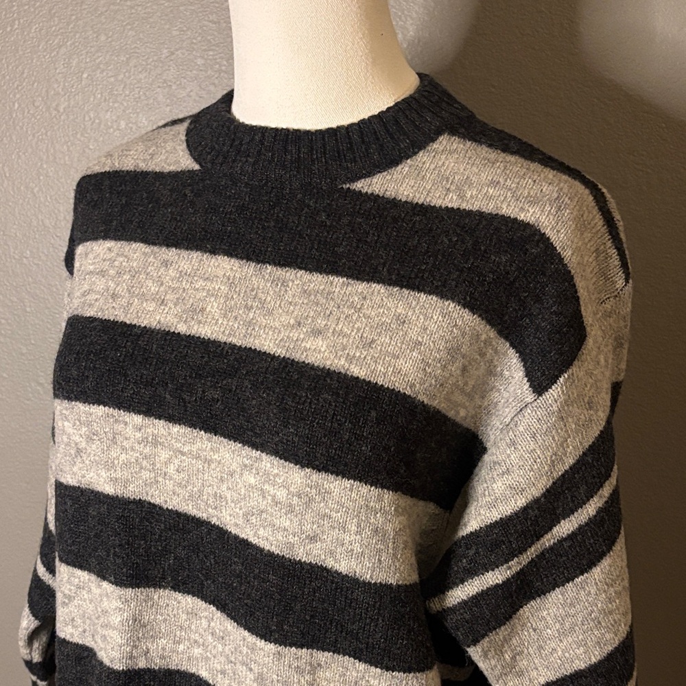 Benetton Shetland Wool Striped Sweater Made in Italy Black Gray Knit - Picture 6 of 6